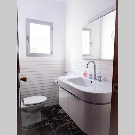 Marbella: 6 W/ Pool & 70m To The Vila *